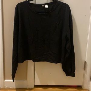 H&M Black cropped sweatshirt